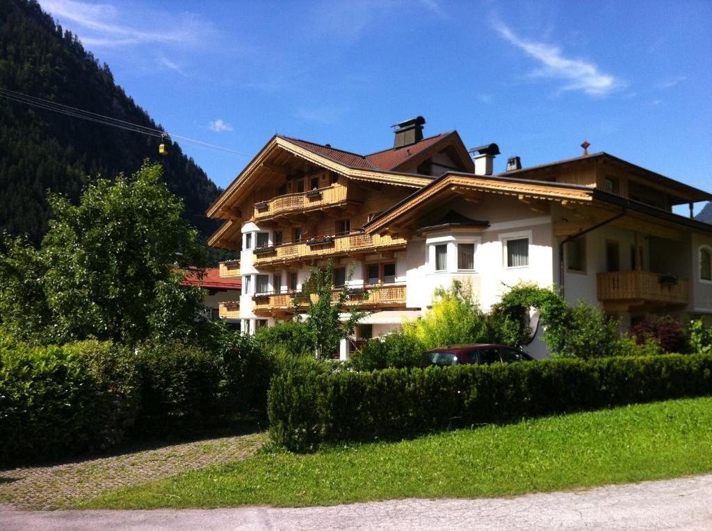 Apart Austria Aparthotel Mayrhofen Ngoại thất bức ảnh