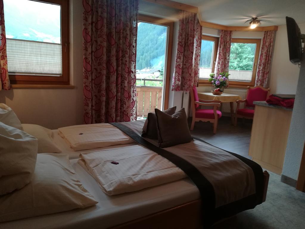 Apart Austria Aparthotel Mayrhofen Ngoại thất bức ảnh