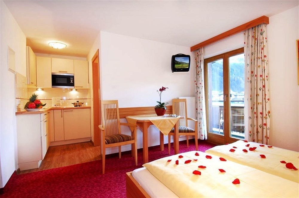 Apart Austria Aparthotel Mayrhofen Ngoại thất bức ảnh