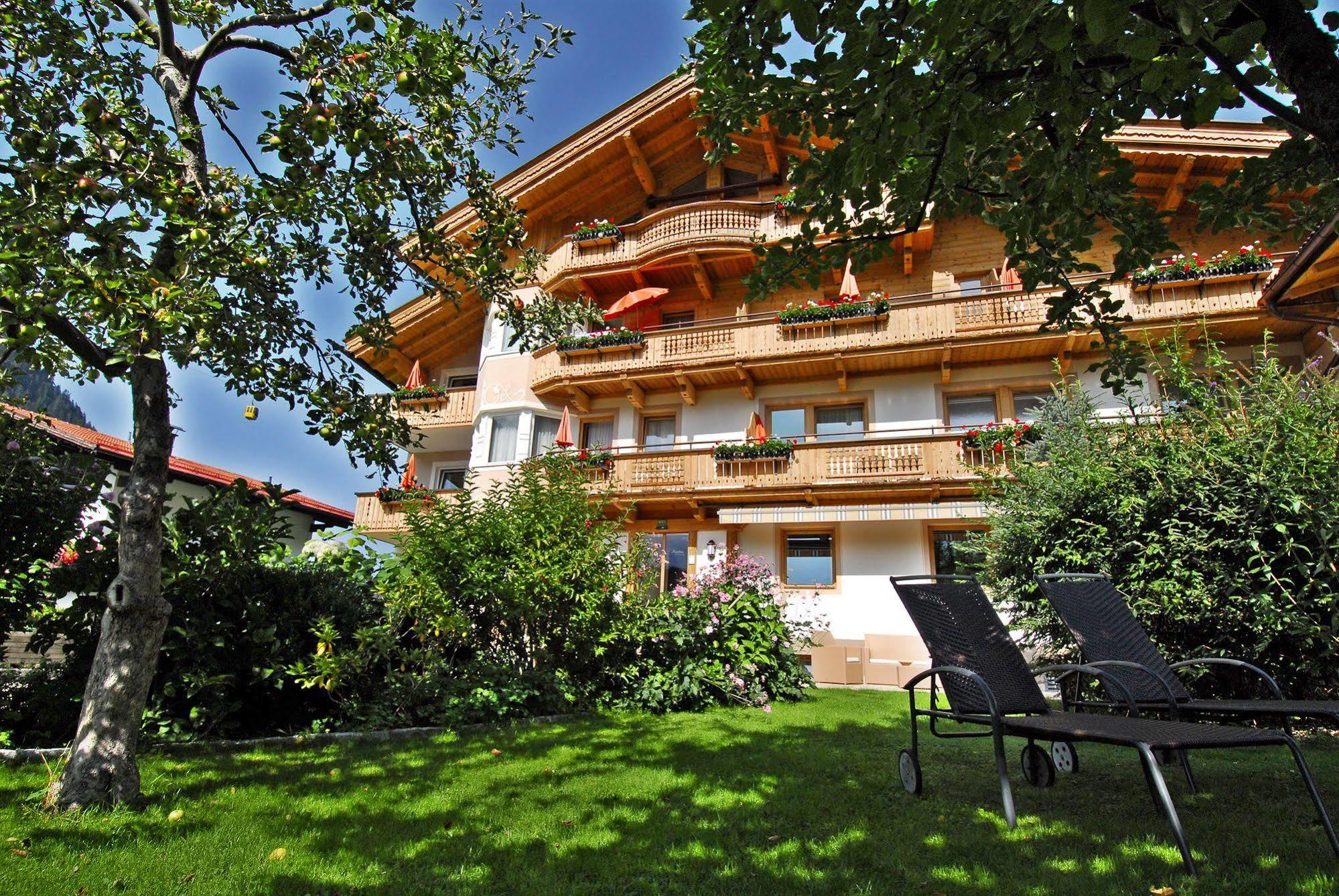 Apart Austria Aparthotel Mayrhofen Ngoại thất bức ảnh