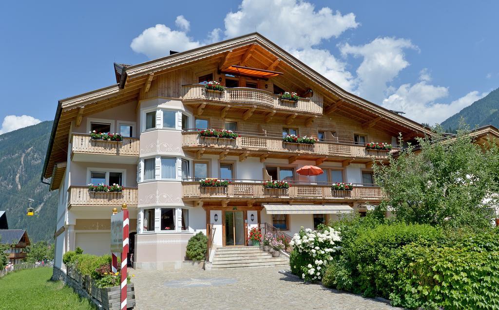 Apart Austria Aparthotel Mayrhofen Ngoại thất bức ảnh